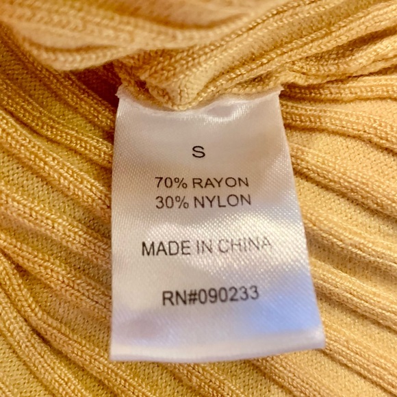 Kendall & Kylie Crop Top Small Gold Ribbed V-Neck Rayon Nylon Thin Straps EUC - Picture 9 of 12